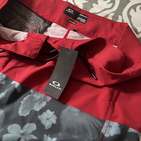 New Oakley men’s bathing suit. US 36 - Picture 3 of 5